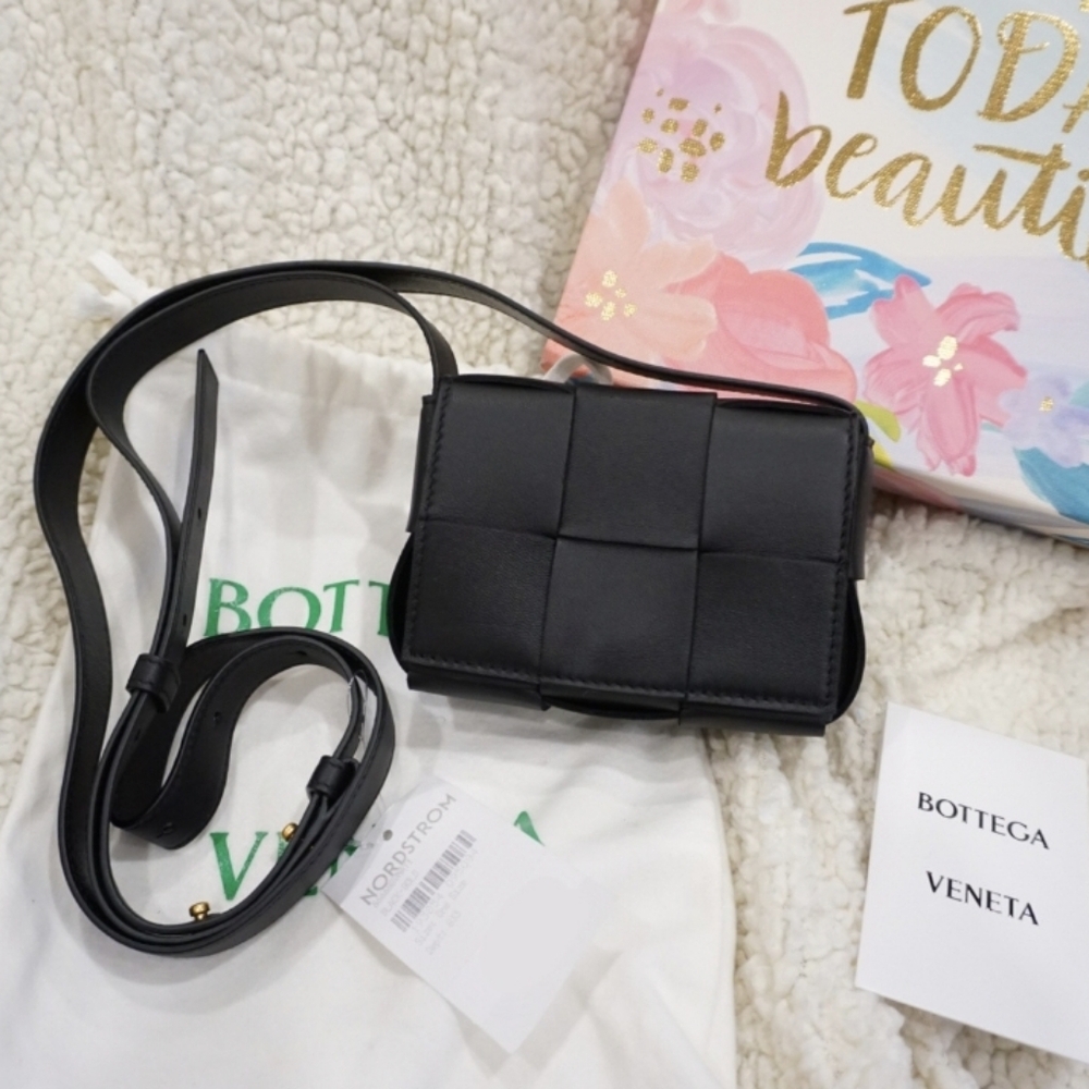 NWT Bottega Venneta mini Cassette crossbody